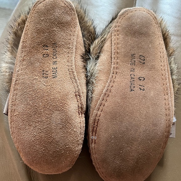 Size 12 toddler beaded moccasins. Brand new and never worn. - Picture 2 of 2